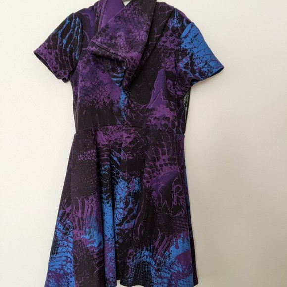 Disney Descendants 3 Girls Dress - Size 6 - Picture 4 of 5